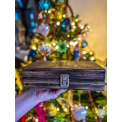 Skrzynka na alkohol w formie książki